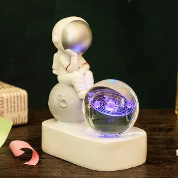 Kreativní 3D Pryskyřice Astronaut Spaceman Stolní Lampy Svatební Dar Valentine Dárek Míč Noční Světlo Roztomilý Dárek k Narozeninám Crystal Lampa