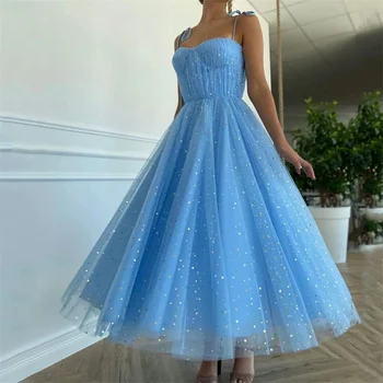 Sky Blue Princess Ples Šaty Třpytivé Hvězdné Tyl Bez Ramínek Krátké Večerní Šaty Skládaný Čaj Délka A-Line Formální Party Šaty