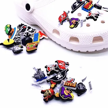 Velkoobchod Luxusní 3D Kostra Boty Doplňky Super Pirátské Lodi Banner Deaigner Clog Boty Kouzla pro Croc JIBZ Děti Párty Dárky